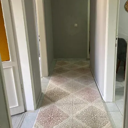 Ar *